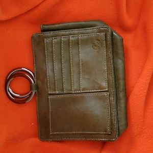 POUCHES green clutch